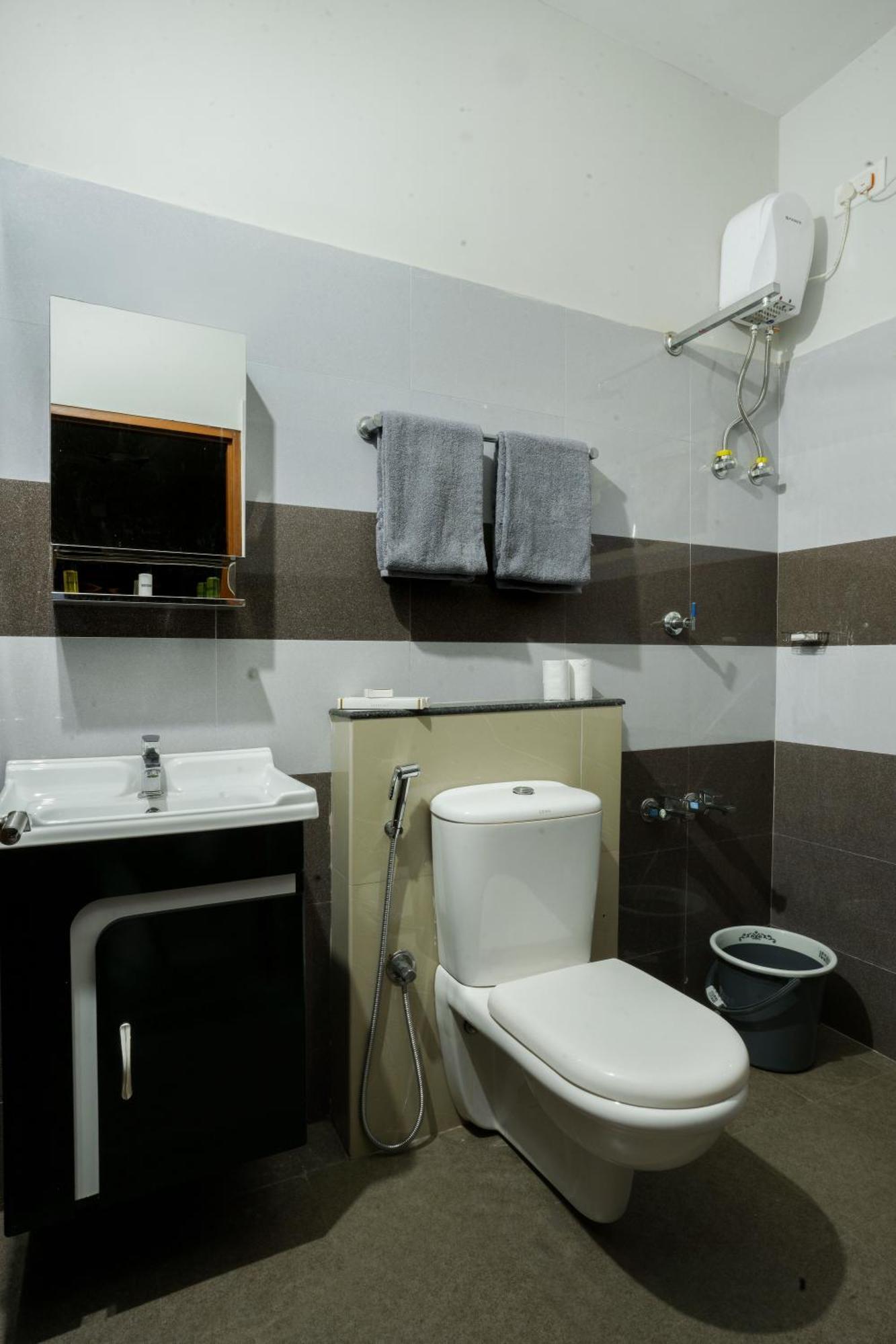 Swapna Home Suites Nedumbassery Exterior foto